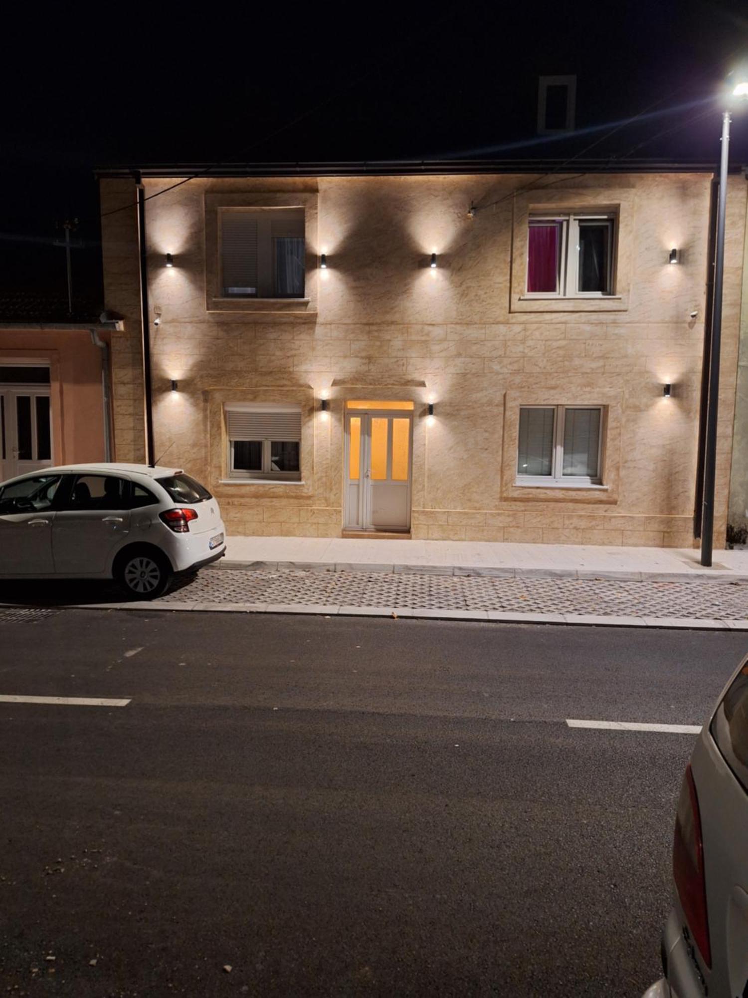 Apartment Vuk *